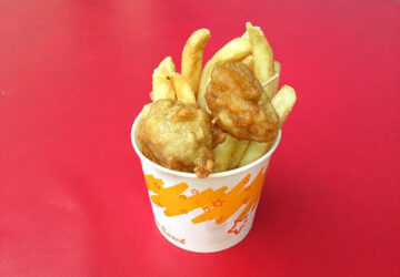 Deep-Fried Chicken & French Fries (450 yen)